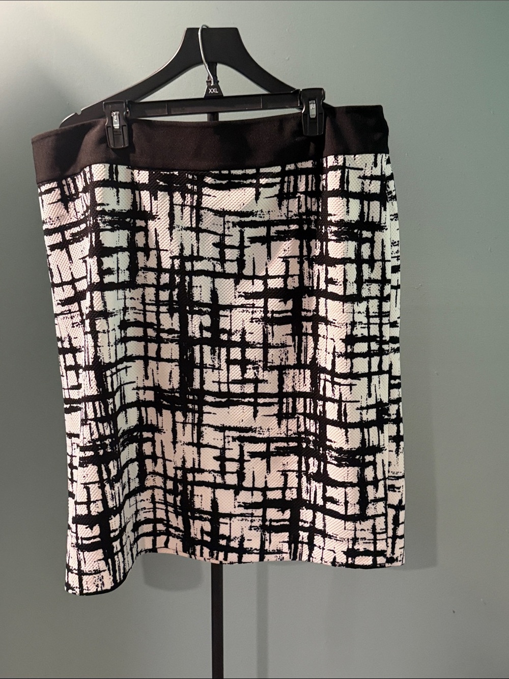 Jones Studio Black and White Printed Pencil Skirt